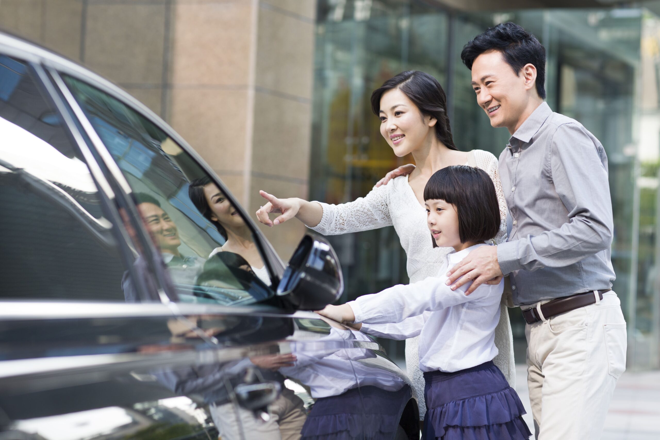 Best Family EVs 2025: IM6 SUV vs Tesla Model Y Compared